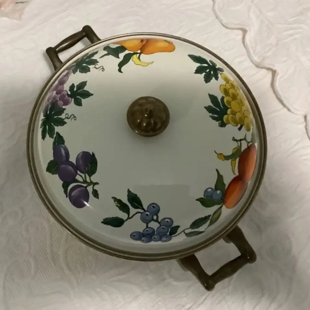 Essence Tabletops Unlimited Enamel Pot 🍎 🍇 🍐